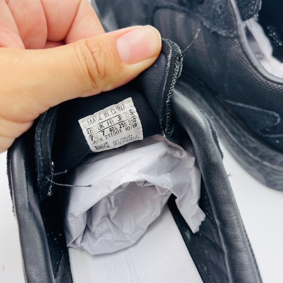 RARE 2019 Adidas Y-3 Rhisu Run Triple Black Sneakers - Picture 8 of 10